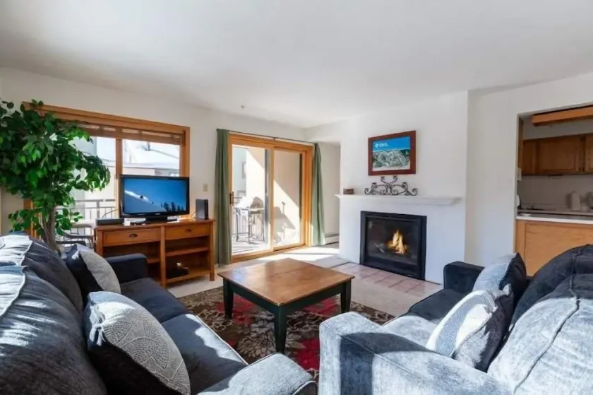 Sizeable Condo Free WiFi & Uncovered Parking - Image 1