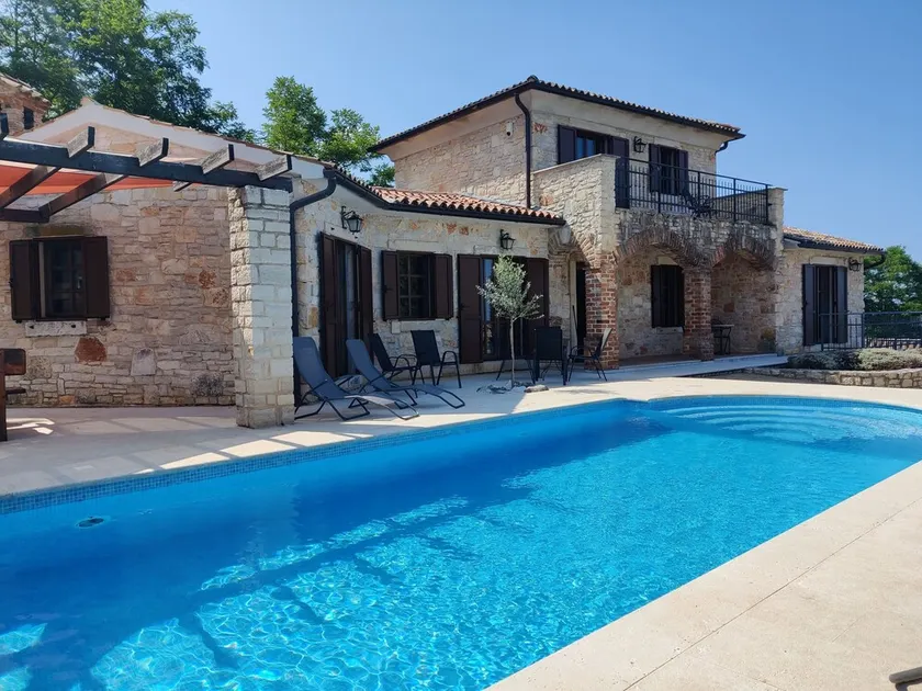 Luxury Villa (sleeps 8) - Private Heated Pool, Safety Cover, A/C & Pets Allowed - Image 1