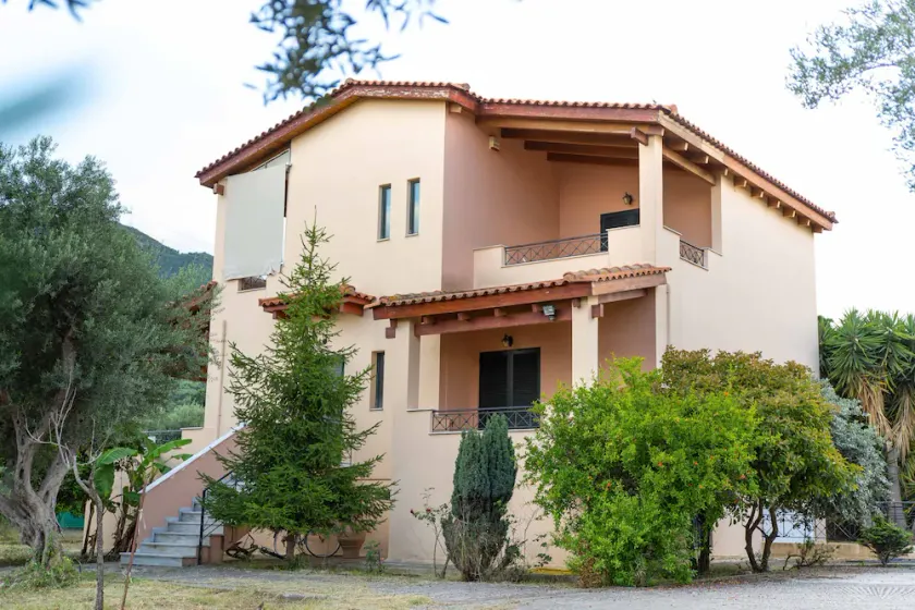 Vacation Home - Image 1