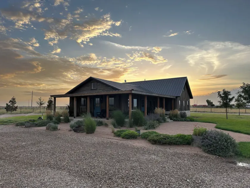 Spicer Bunkhouse: Cowboy Casita between Palo Duro Canyon and West Texas A&M - Image 1