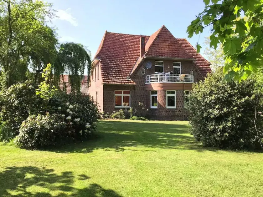 Spacious vacation apartment in a farmhouse between Varel and Dangast - Image 1