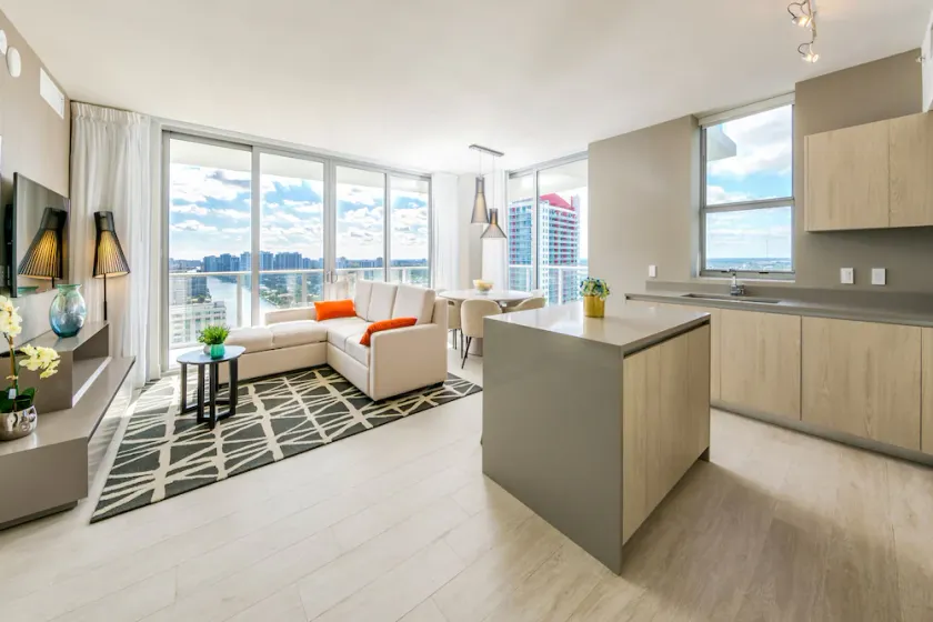 New2019 SW Corner 3BR Condo with Amazing WaterViews / Full Gourmet Kitchen SubZero&Bosch Appliances - Image 1