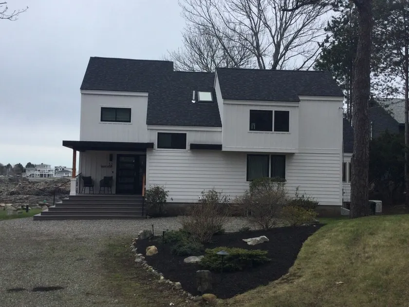 Ocean front, quiet remote area minutes from Downtown York and Ogunquit - Image 1