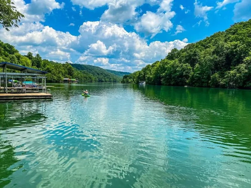 Waters Edge Lakefront w/ Kayaks, Fire Pit and Dock - Image 1