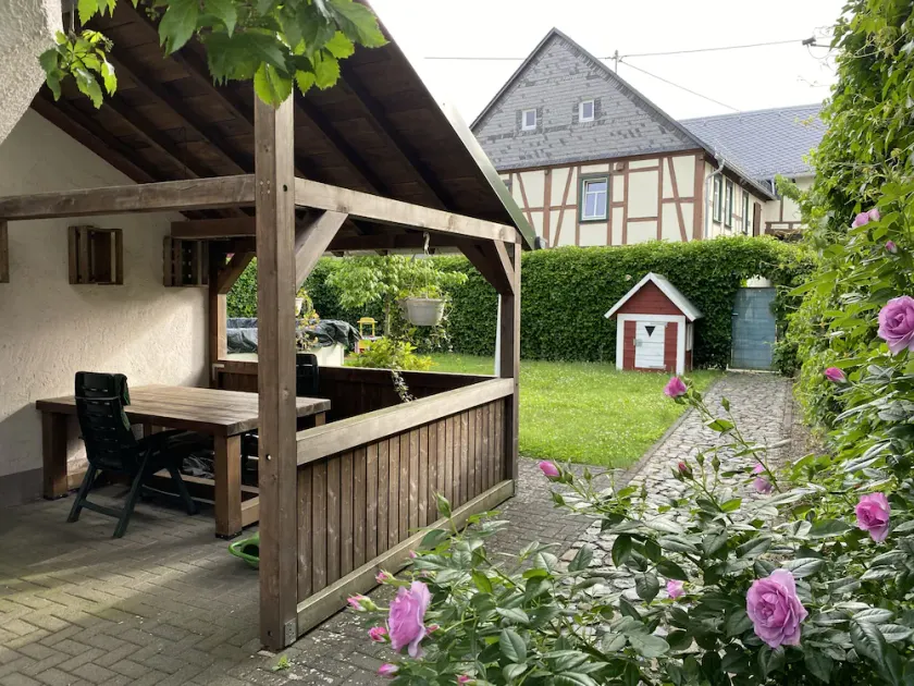 Ferienwohnung Lena, 60m², 2ZKB, Freisitz, Nähe Mosel, Hängeseilbrücke - Image 1