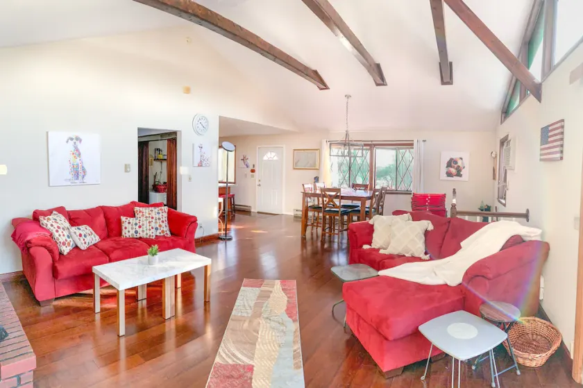 Walk to Beach, Spacious Backyard - Image 1