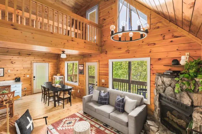 Mountain Retreat HotTub Pool PingPong Fireplace - Image 1