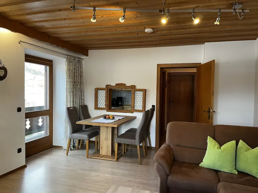 Vacation apartment Weitsee 84sqm, balcony, kitchen, 2 bedrooms, living room, WLAN - Image 1