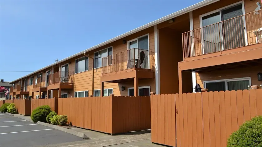 Riverwalk Condominiums #11 – Ground Floor with Private Patio, Close to Beach and - Image 1