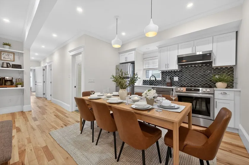 5BR Near Downtown Boston Backyard, Fire Pit, Grills & Easy Train Access\n - Image 1