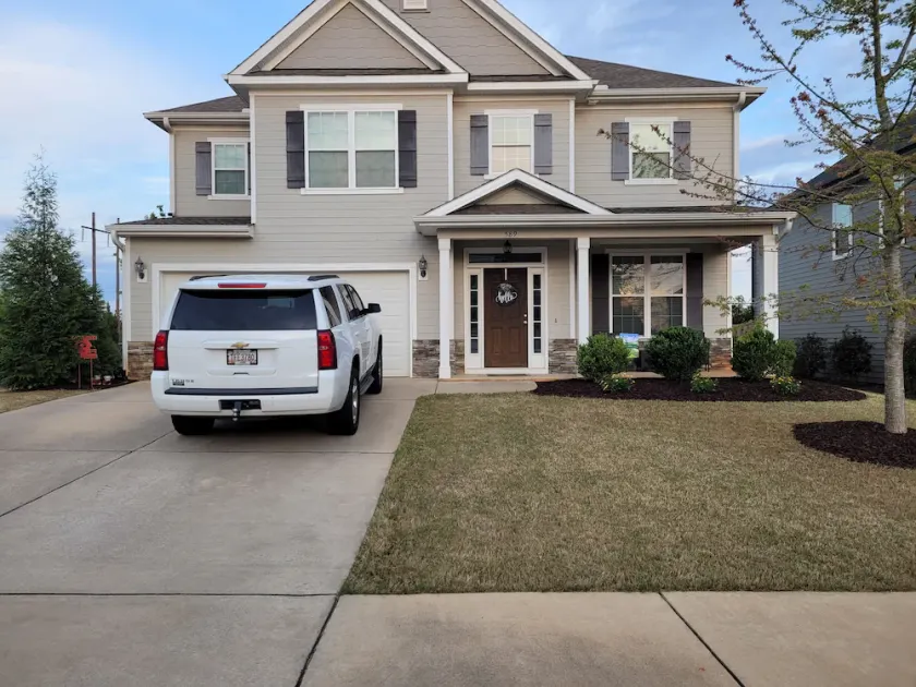 Spacious Beautiful home for Masters - Image 1
