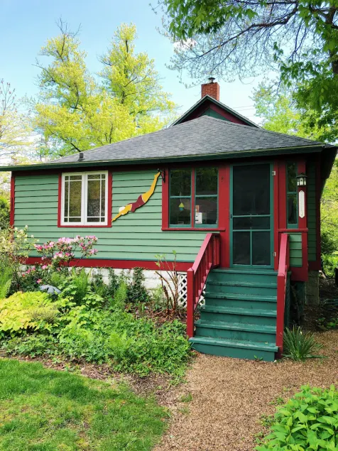 Lakeside Grove Cottage -  Perfect Lakeside Village/Beach Location - Image 1