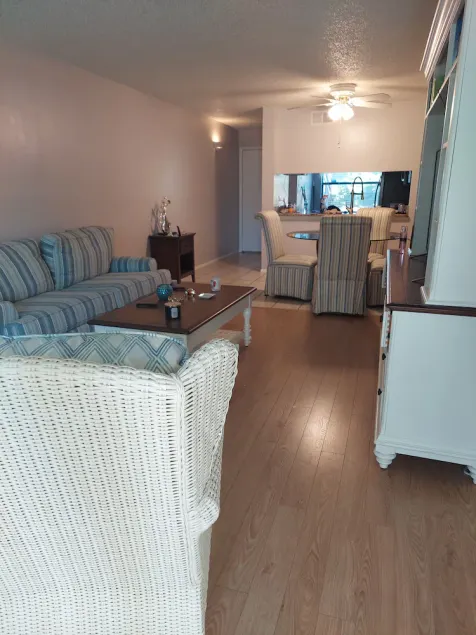 Enjoy golf, PB, Disney on this 2nd Floor gated condo!!! 10 mins from airport.. - Image 1