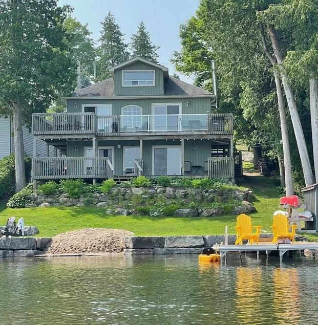 Enjoy your getaway at Cedar Hill Lakehouse - Image 1