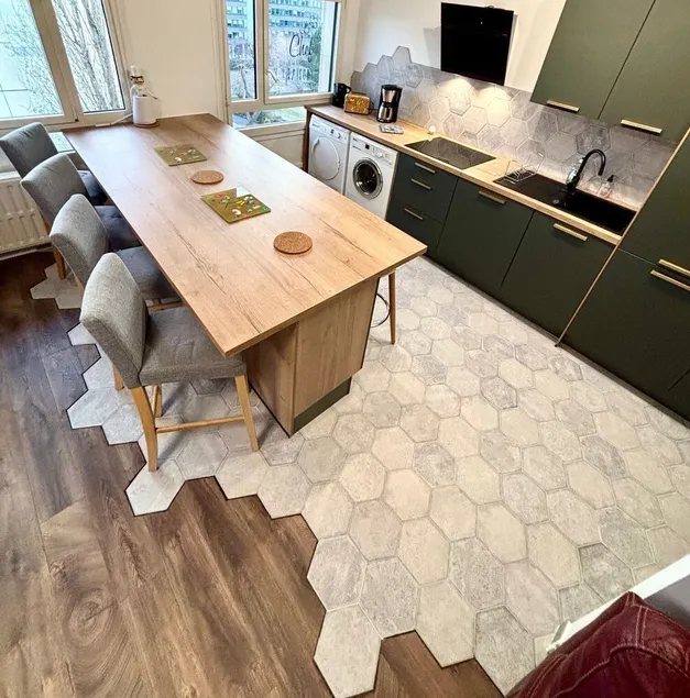 Superb 136m² lys og fuldt udstyret. 4bbes / 2sdb + gratis parkeringscenter - Image 1