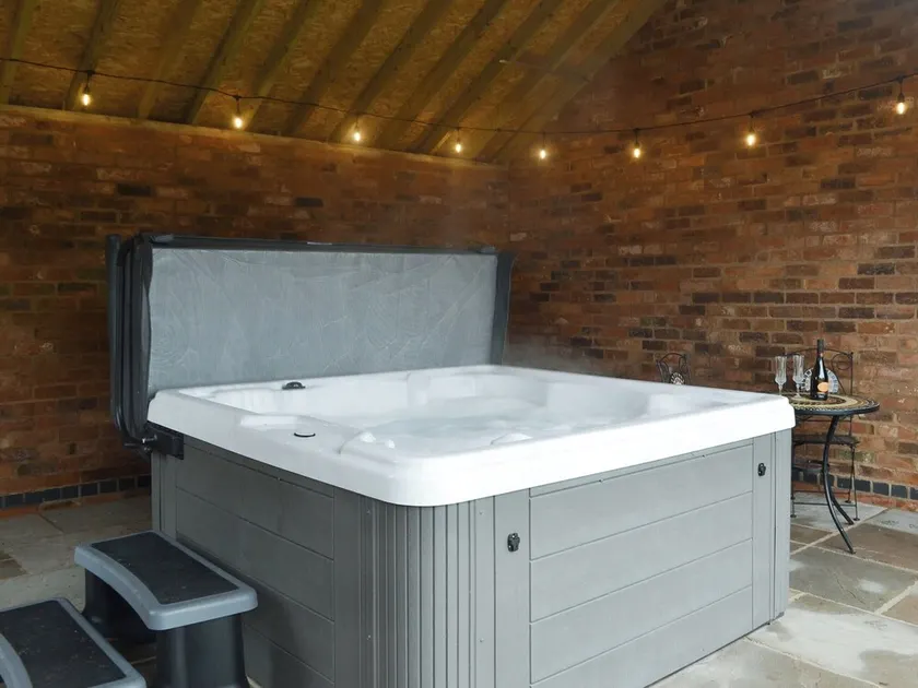 2 bedroom accommodation in Ranby, near Retford - Image 1