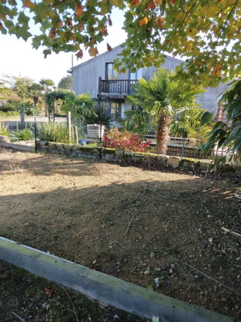 Quiet 1st floor apartment with balcony and patio, 18 km from the sea - Image 1