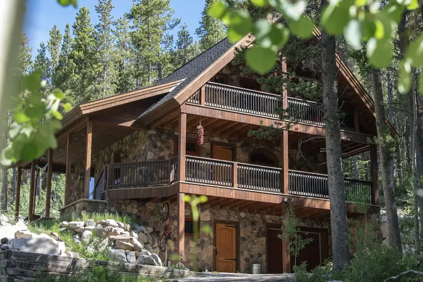 Monarch Crest Chalet- Sauna and Pet Friendly - Image 1