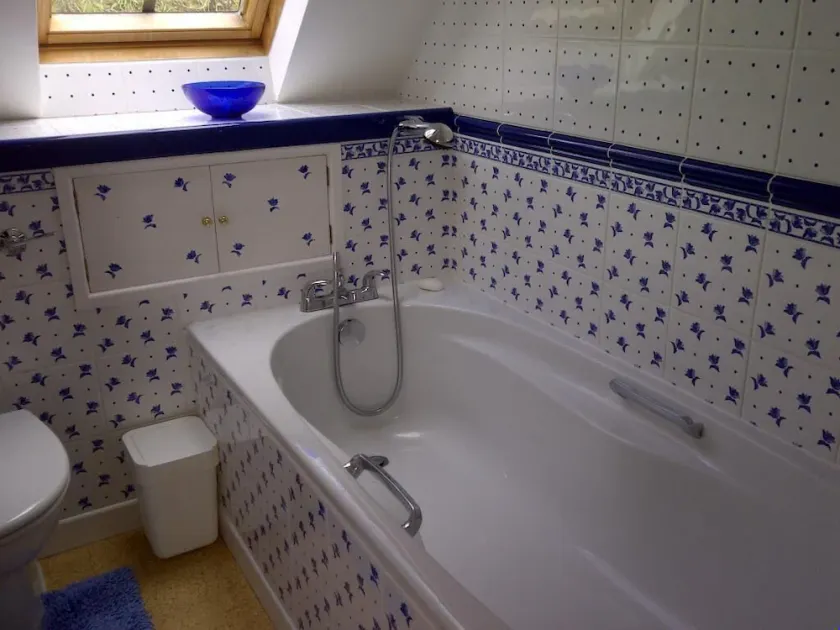 Delightful 18th Century Converted Stables in quiet location with nearby footpath - Image 1