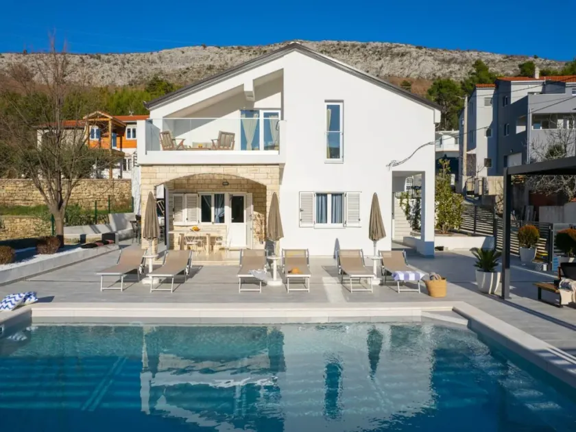 Family Holiday Home in Tugare - Image 1