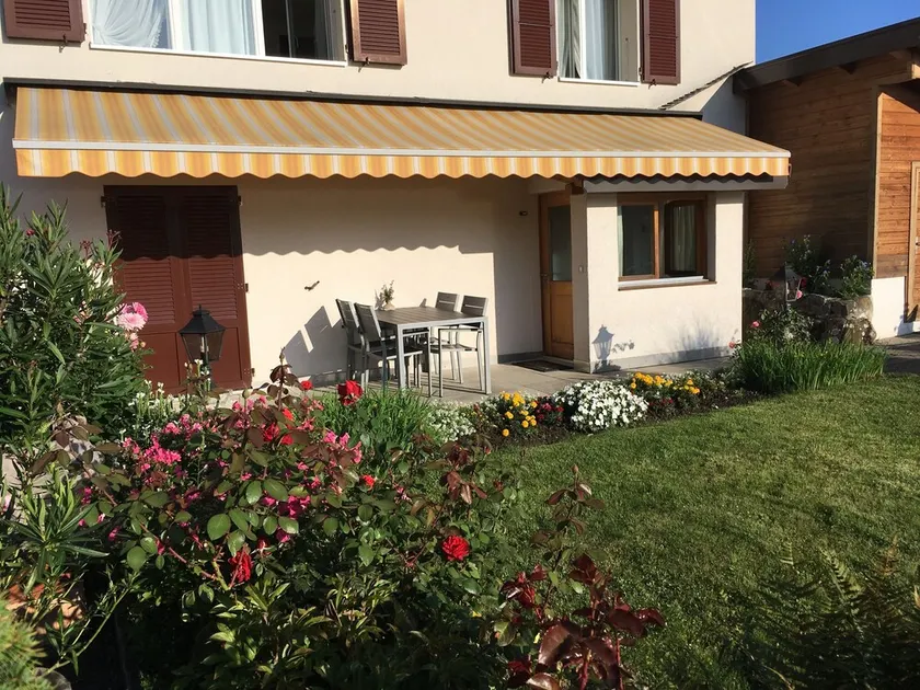 Ferienwohnung mit Terrasse und Seeblick - Image 1