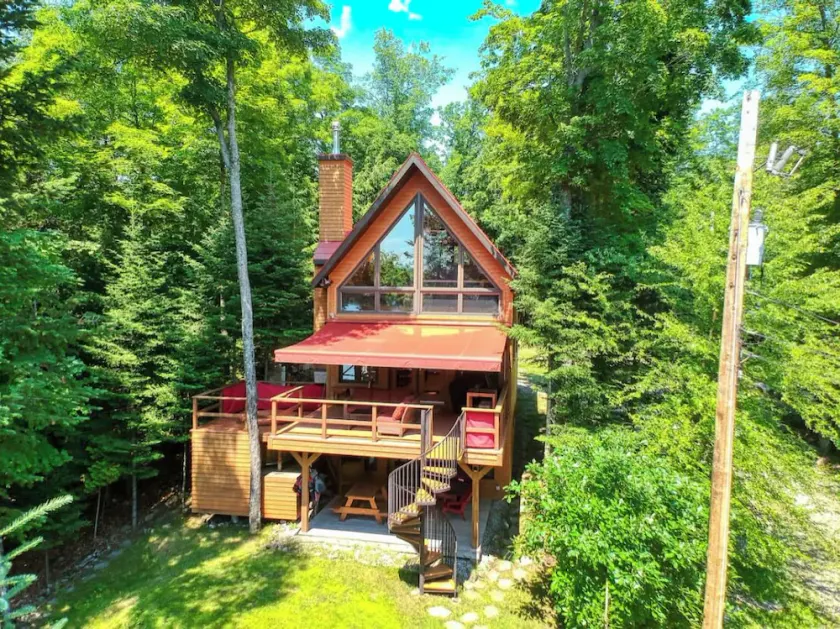 Relax and Rejuvenate at Kamanik Guest House near Ottawa - Image 1