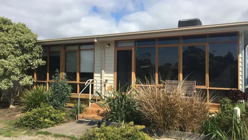 Coatsworth Holiday House by the Sea - Image 1