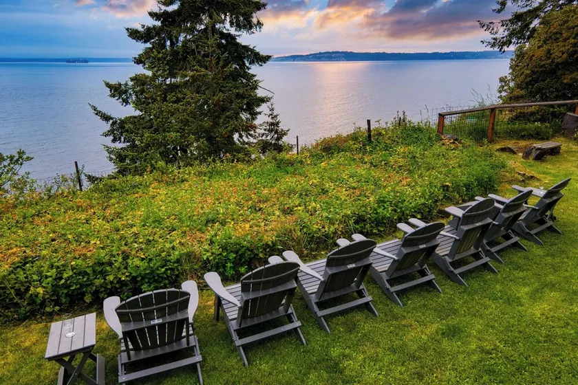 Maxwelton Aerie Bluffside Retreat w/ Sweeping Puget Sound Views + Firepit - Image 1