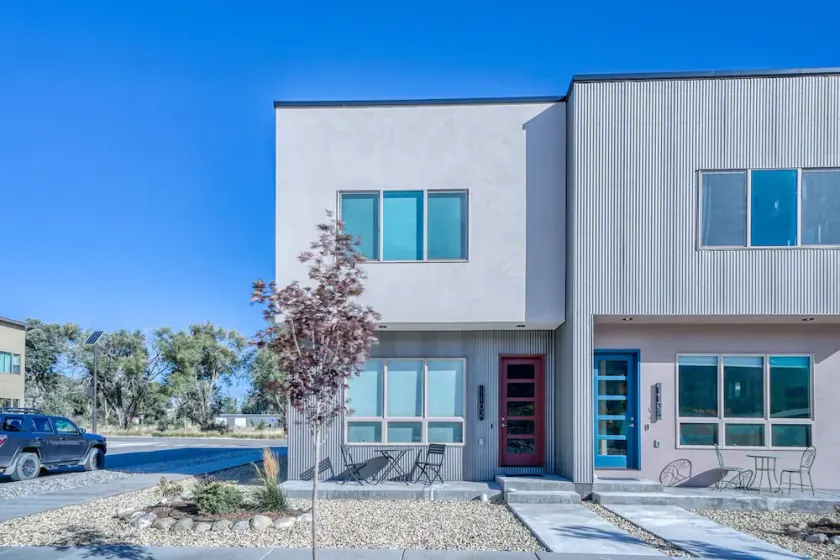 Ponchita House- 6 beds, 6 baths!  Located in the Crossroads of the Rocky Mountains - Image 1