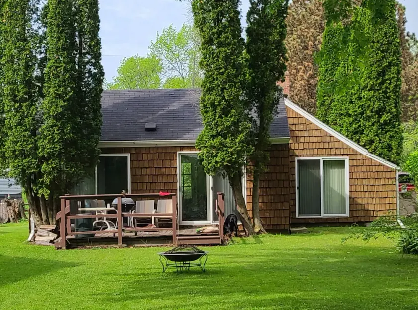 River Front Cottage/Private Dock-Walk to Bar/Restaurants - Image 1
