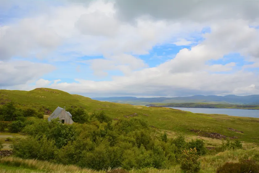 Diubaig House - tranquil, spacious, panoramic loch views, secluded 3-acre garden - Image 1