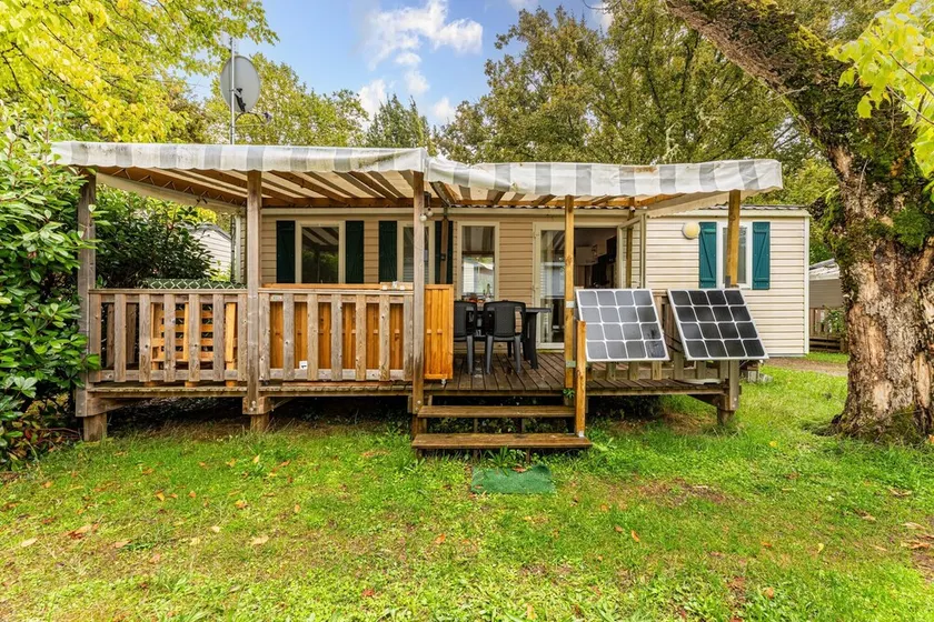 Caravana 'Confort Avec Clim 6' con piscina compartida, terraza privada y aire acondicionado - Image 1
