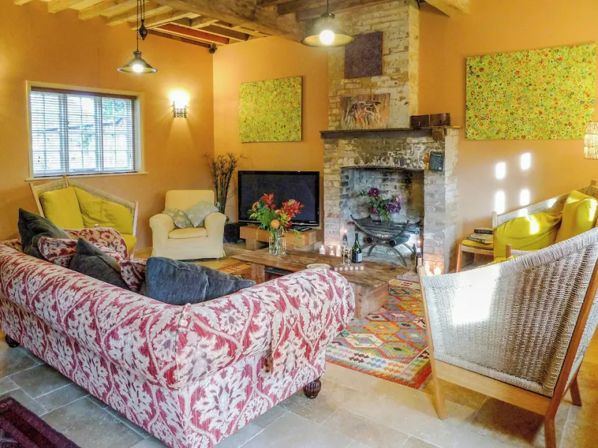 2 bedroom accommodation in Beeby - Image 1