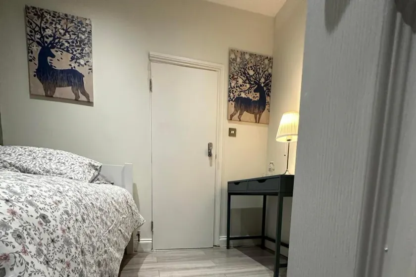 Studio - Sleeps 2 - Acton Park and Stn Close - Image 1