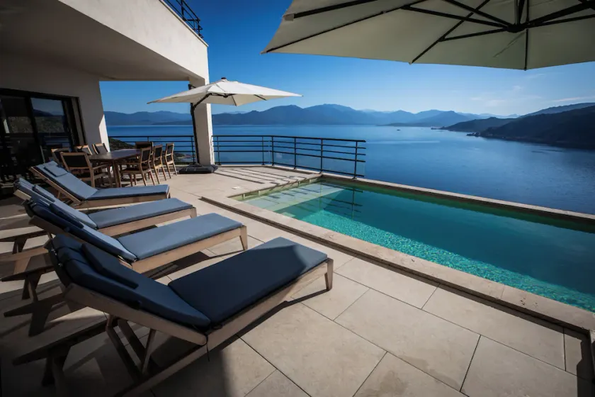 5-star architect-designed villa *****, swimming pool, walking distance to beach - Image 1