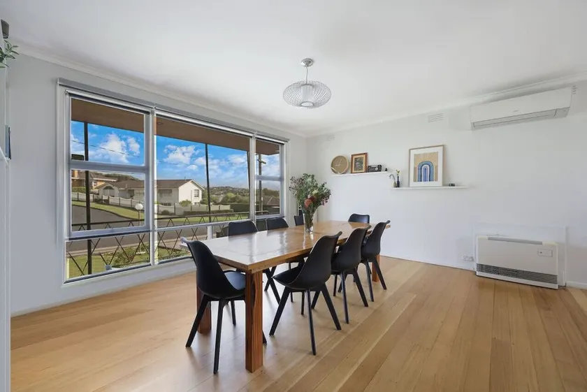 Four bedroom getaway close to the beach - Image 1