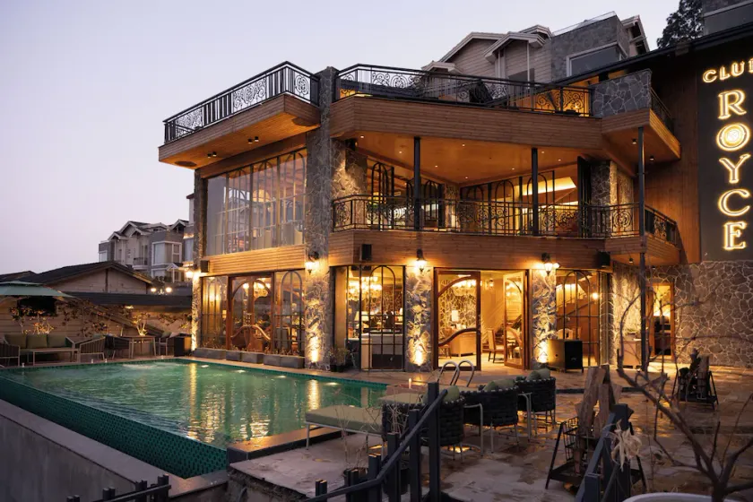 ELIVAAS privé The Royce Lily Luxe 4-BHK Hilltop Villa With Jacuzzi, Steam Room, Private Pool and 360 degree Hill Views - Image 1