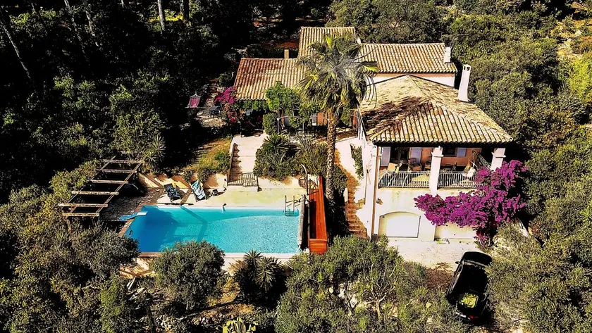 Quiet villa near Hyères large heated swimming pool - Image 1