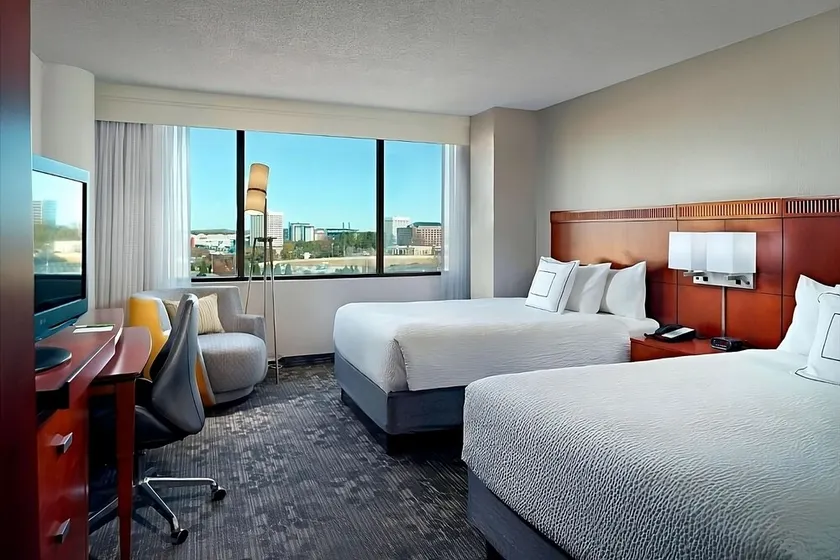 Discover Atlanta's Cumberland Area in Comfort w/ Paws Welcome & Pool Available! - Image 1
