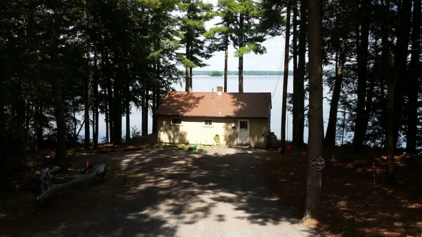 Majestic View On Webber Pond With Boat Rental Option - Image 1