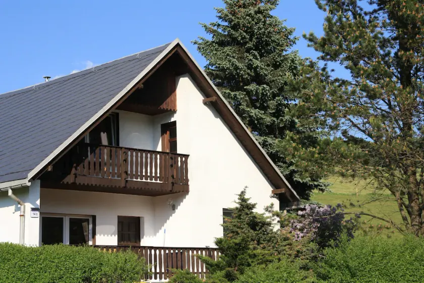 Hiking vacation, detached, fully fenced vacation home in the countryside - Image 1