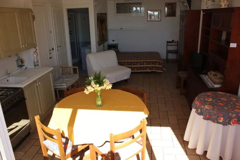 Studio in bright villa. 650 meters from the sea - Image 1