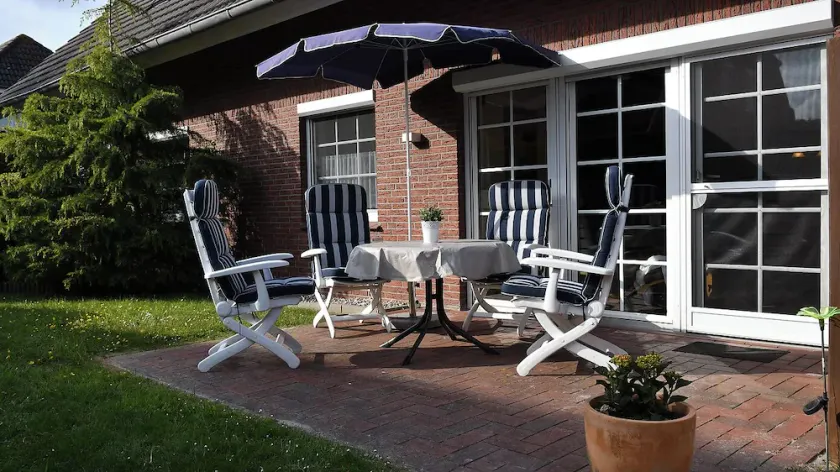 single-storey quiet apartment with garden in a central location of Greetsiel - Image 1