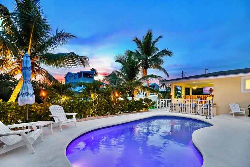 Lower Keys PARADISE 200 Ft of Dockage, Heated Pool, Quick Atlantic Access - Image 1