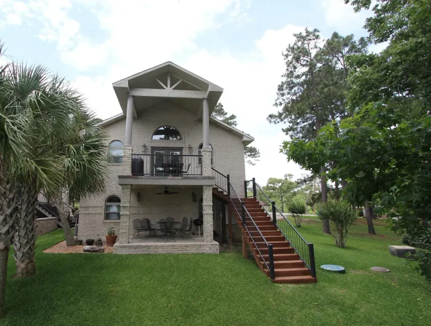 Waterfront Get-a-way, Rayburn Country - Image 1