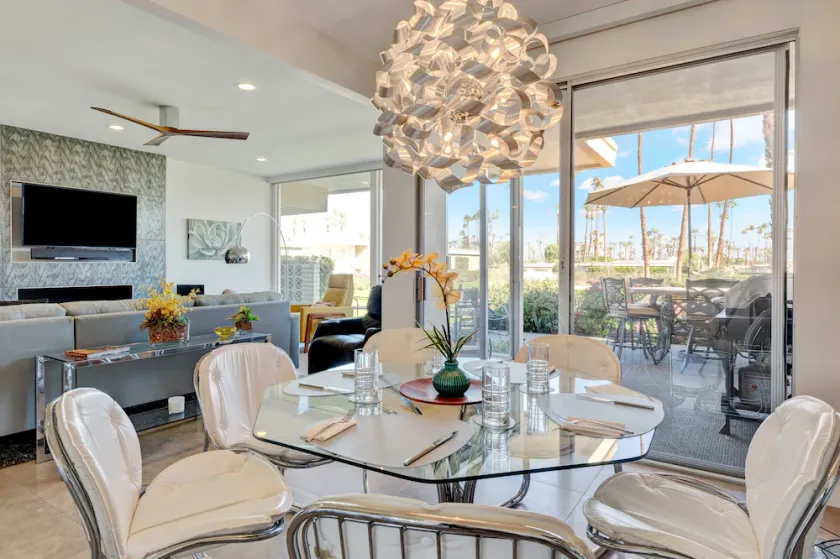 Quintessential Mid-Century Modern Oasis in the Desert - Image 1