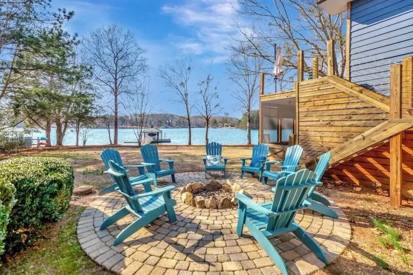 Sunset Ridge Lake Front Retreat - Image 1