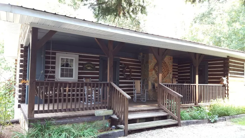 Cozy cabin in the foothills of North Carolina - Image 1
