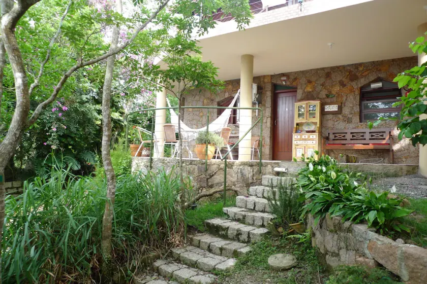 Appartement entre le vert et la mer à Sambaqui - Image 1