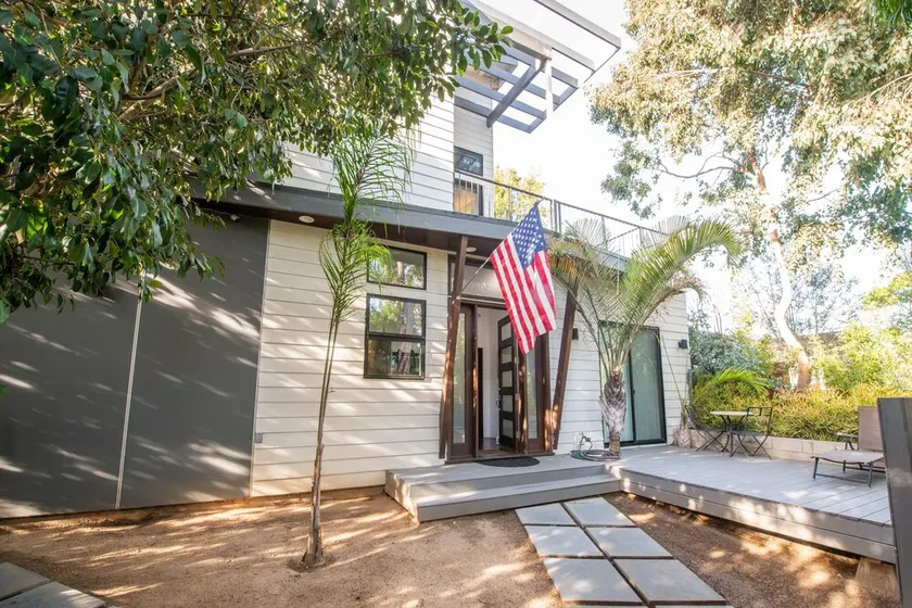 Venice Studio With Outdoor Cabana Studio Bedroom Apts by RedAwning - Image 1
